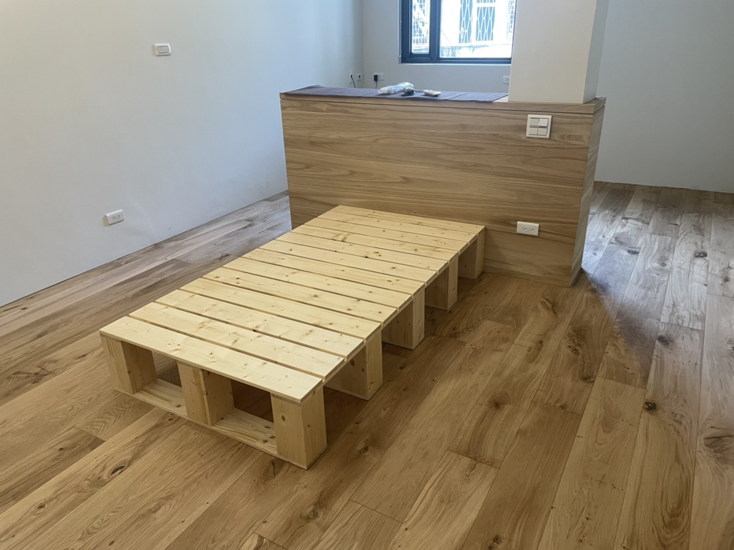 無印風原木色棧板床架