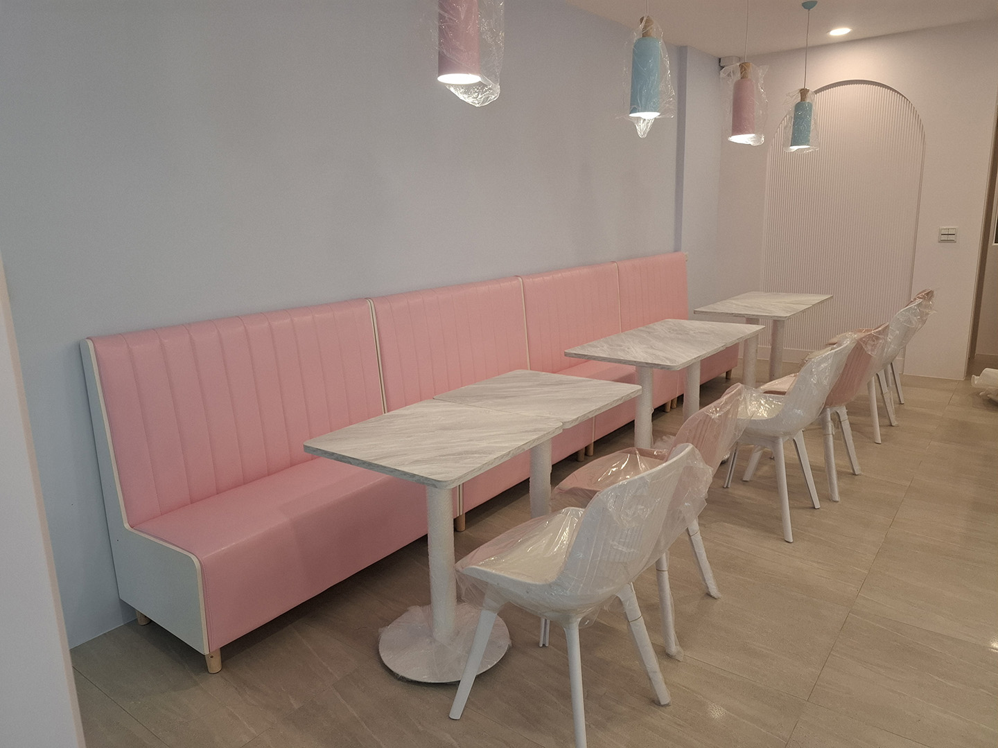 粉色咖啡廳商空搭配