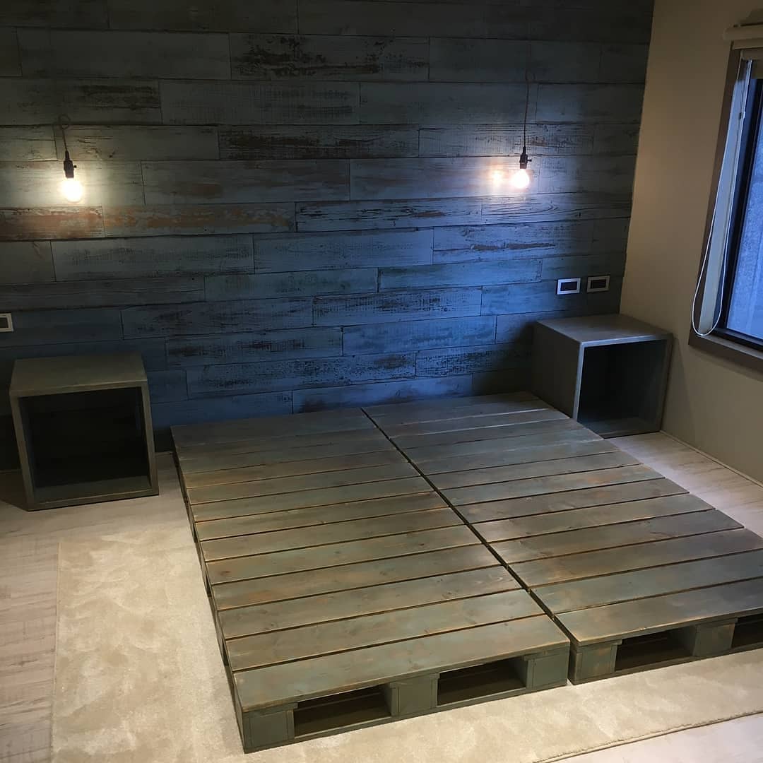 實木製 工業風格 木棧板床架怎麼選?3種風格搭配技巧+選購重 重工業風做舊色棧板床架