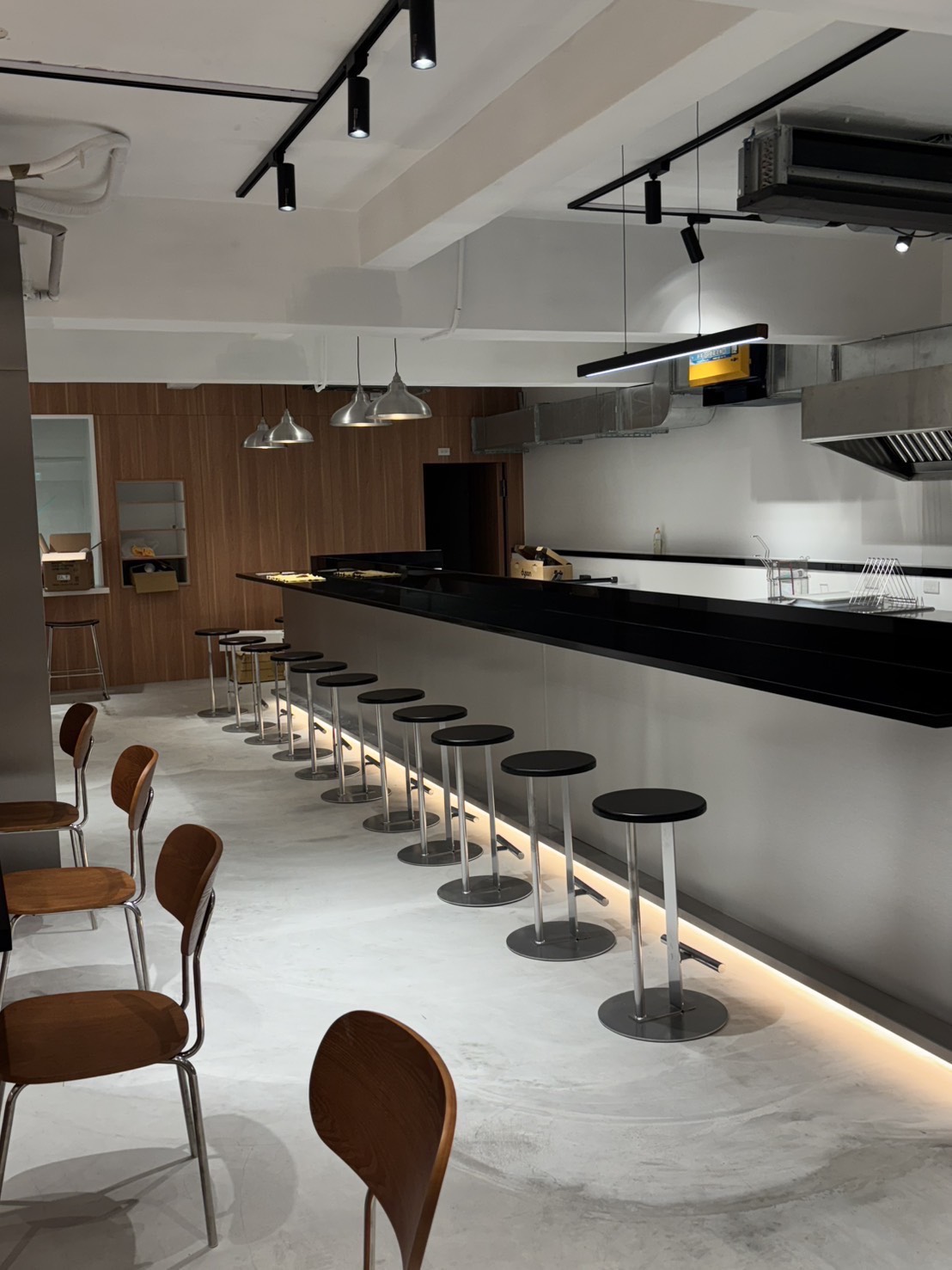 吧台椅用餐區搭配